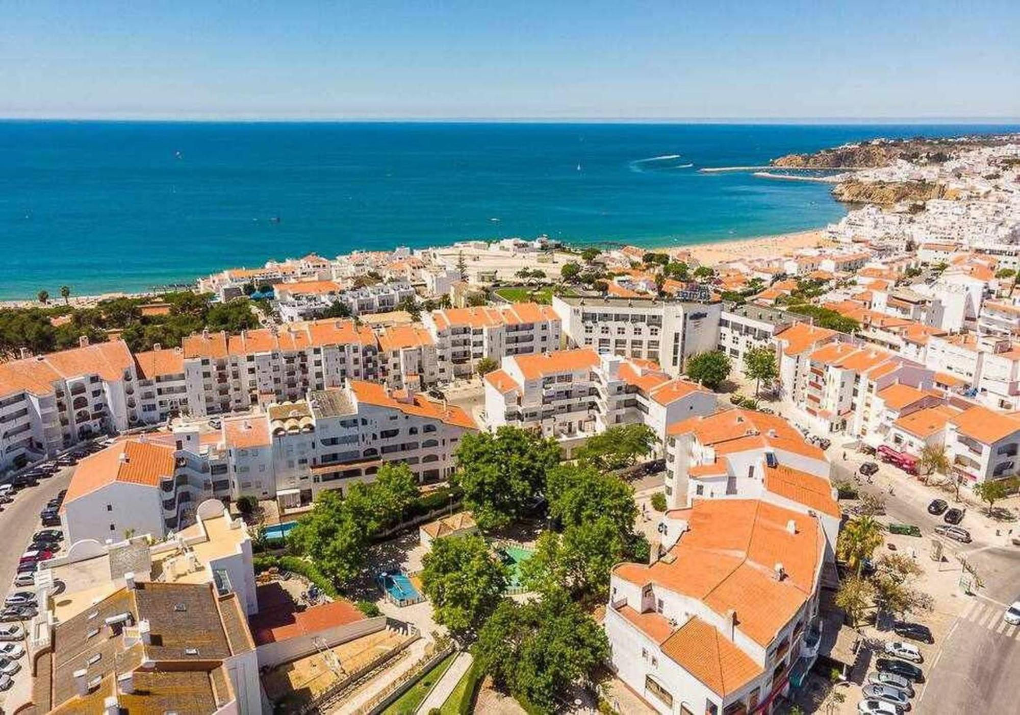 Central Town 2-Bedroom Apartment Albufeira Dış mekan fotoğraf
