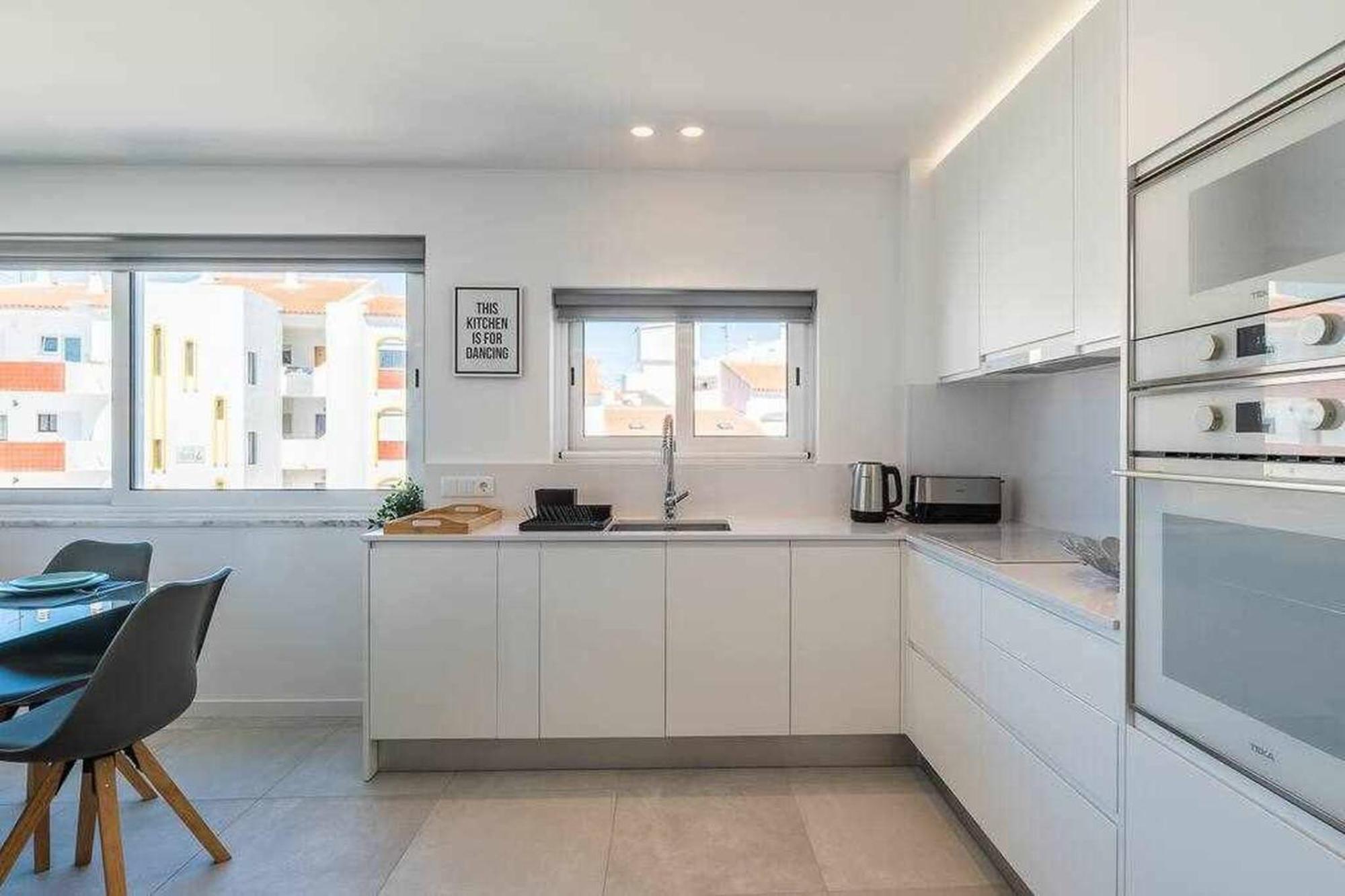 Central Town 2-Bedroom Apartment Albufeira Dış mekan fotoğraf